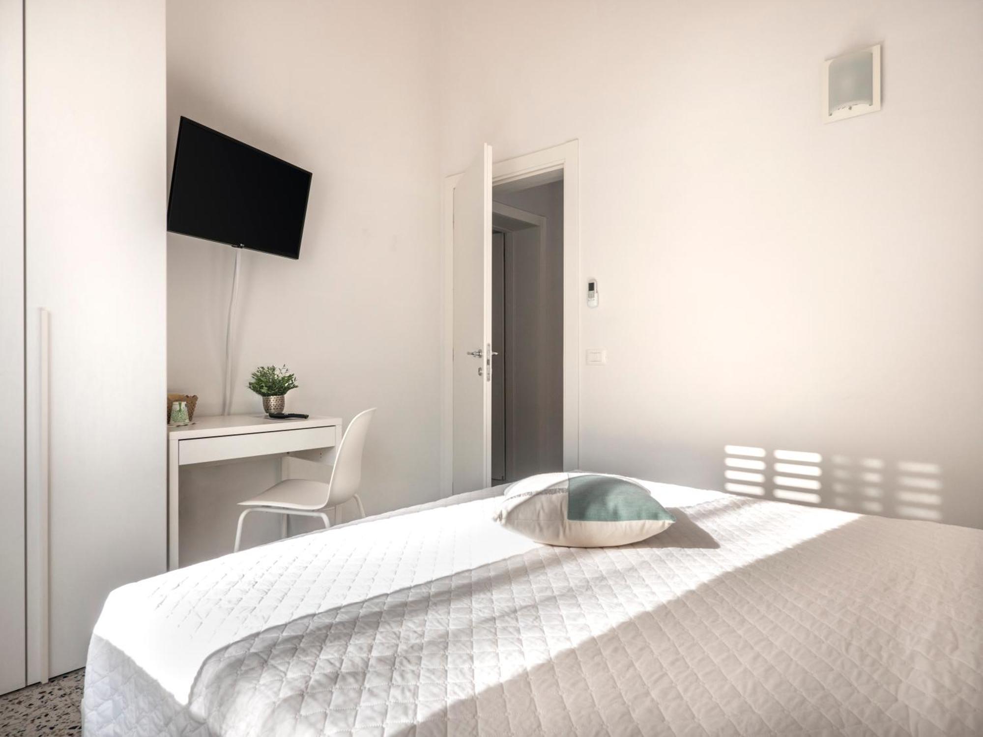 Zuara9Room Rimini Bagian luar foto